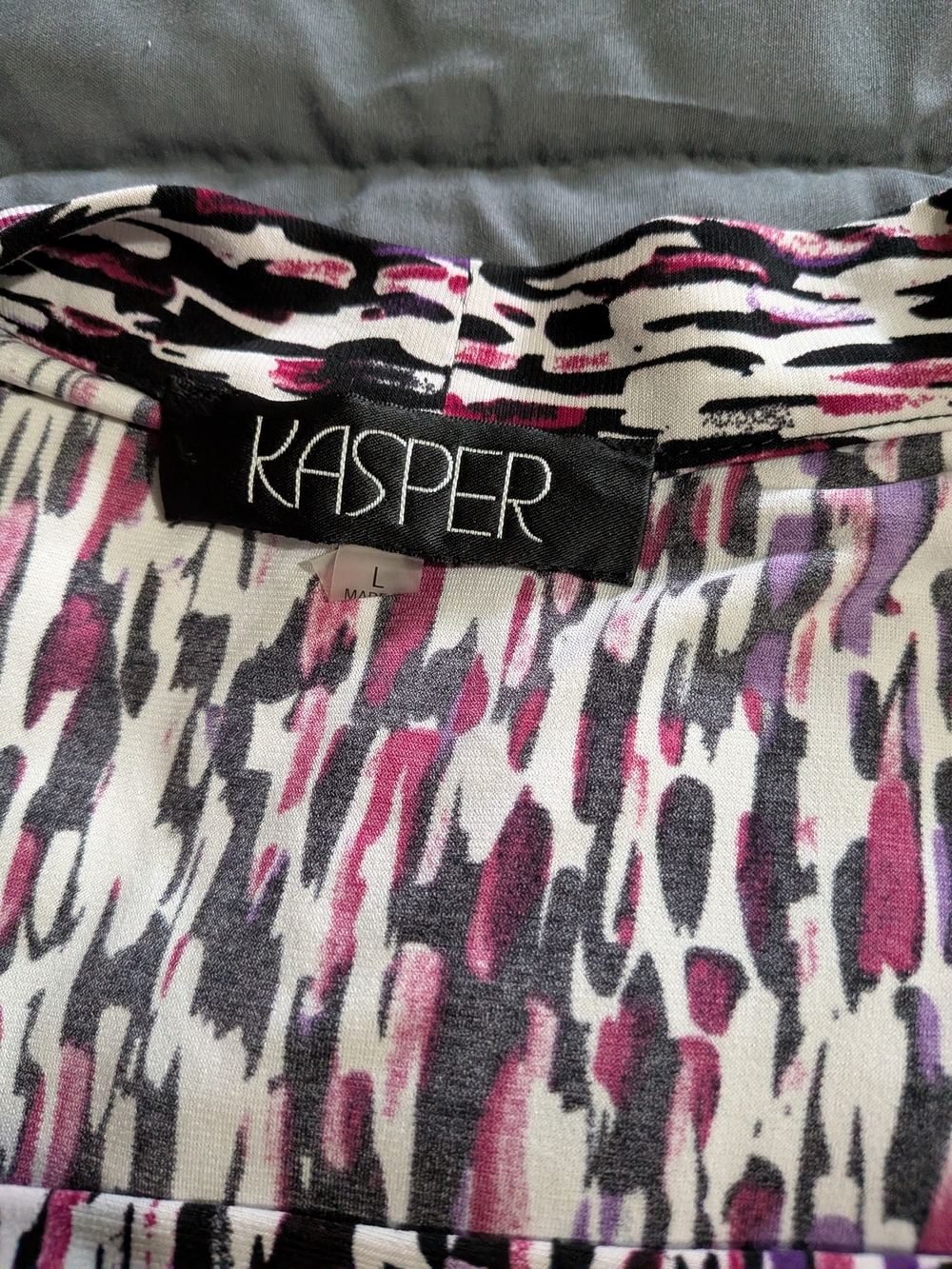 Kasper Women's Printed Shorts in Purple & Black